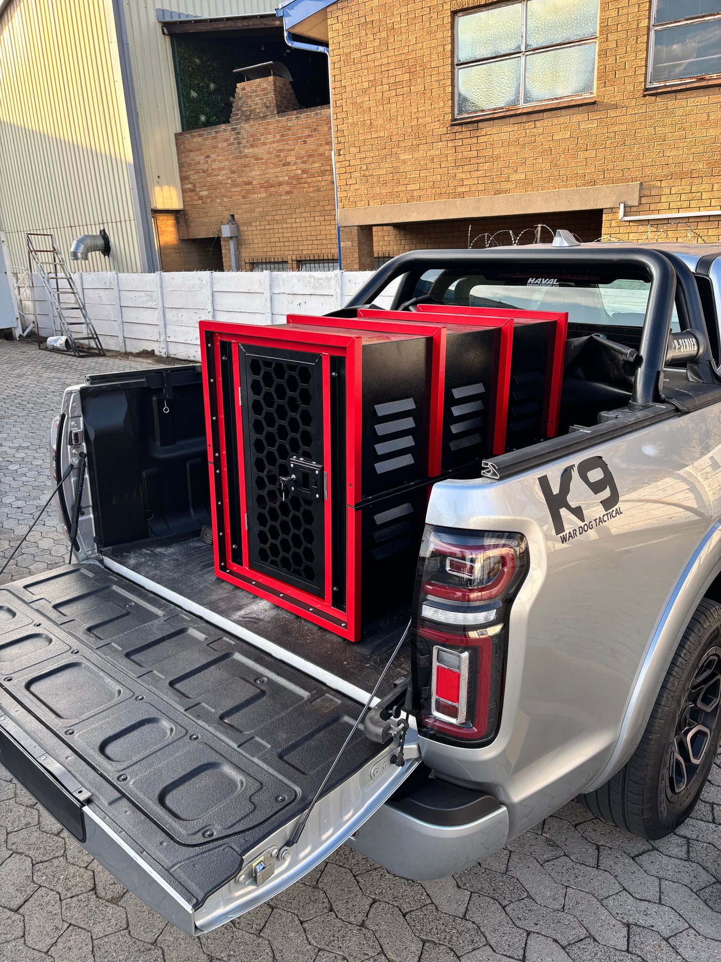 Heavy-Duty Steel & Aluminium Dog Crates - DES Kennel